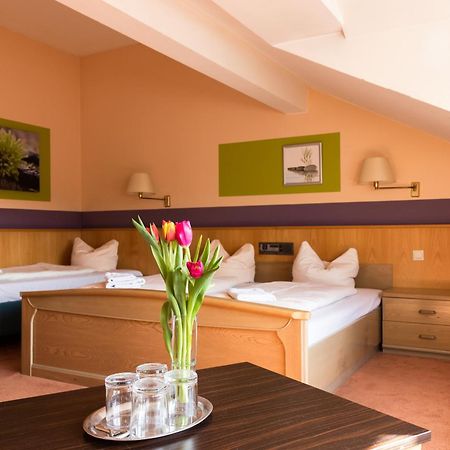 Hotelpension Zum Gockl Allershausen Luaran gambar