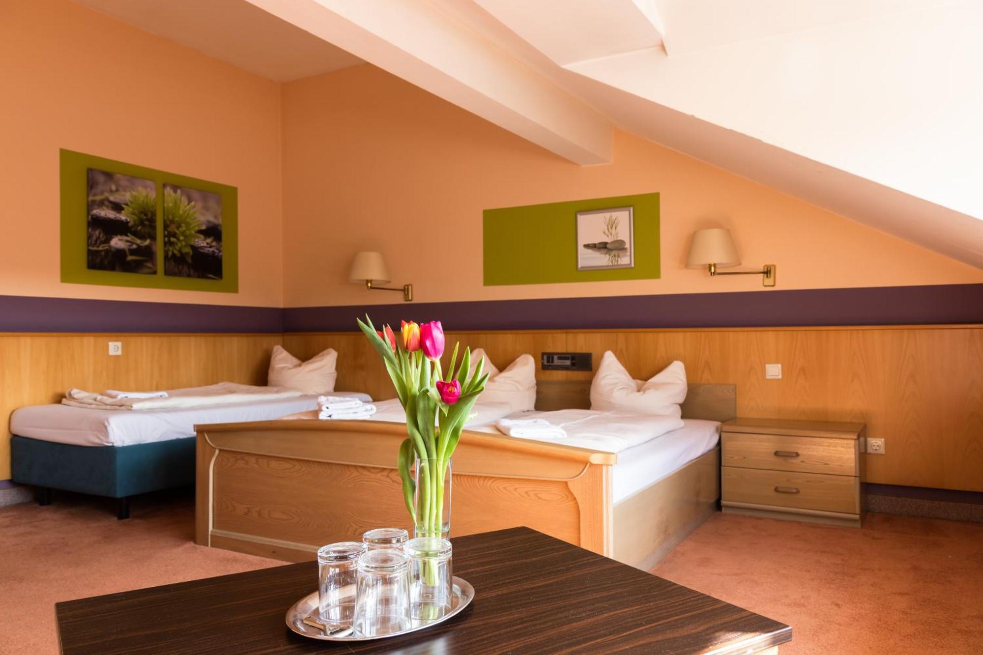 Hotelpension Zum Gockl Allershausen Luaran gambar