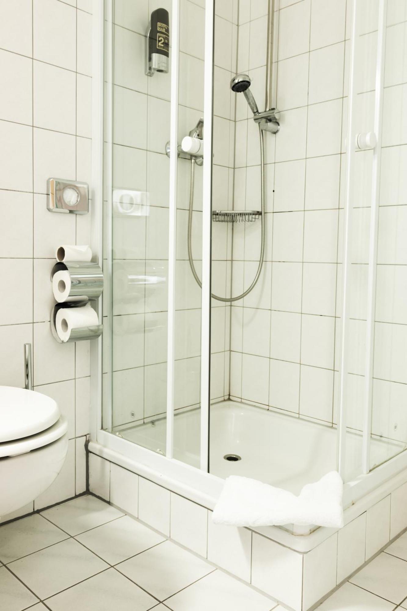 Hotelpension Zum Gockl Allershausen Bilik gambar