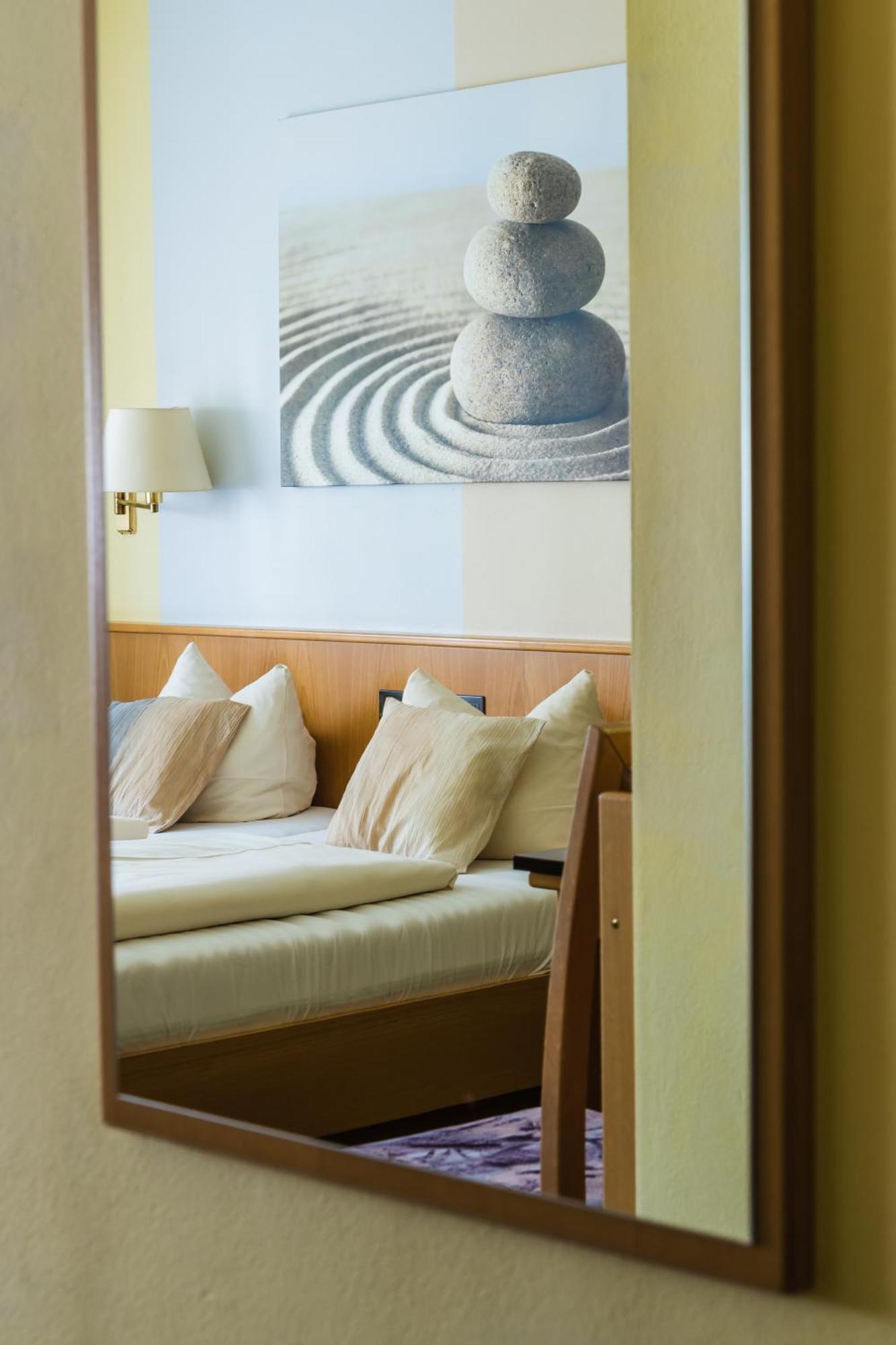 Hotelpension Zum Gockl Allershausen Luaran gambar