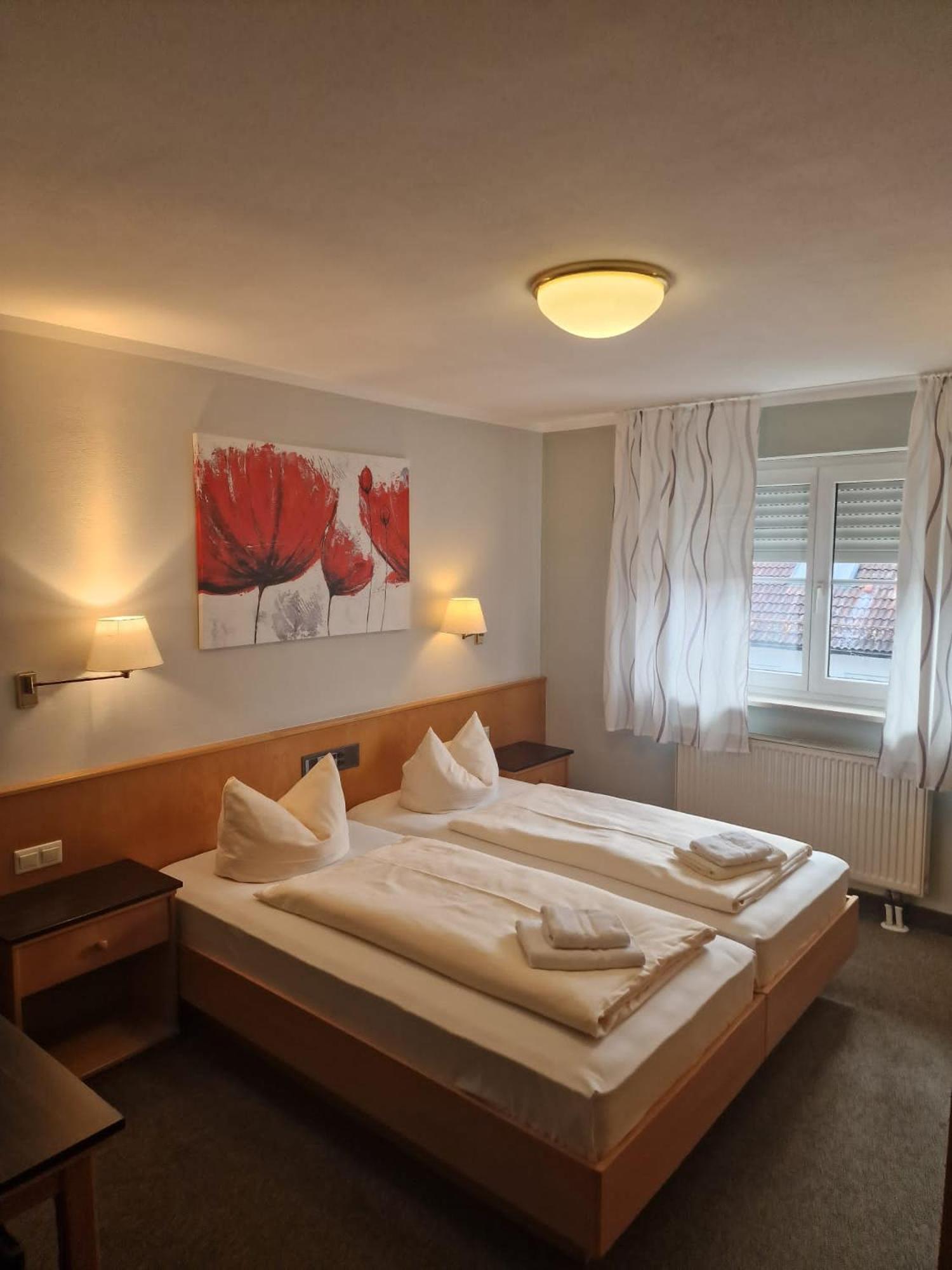 Hotelpension Zum Gockl Allershausen Luaran gambar