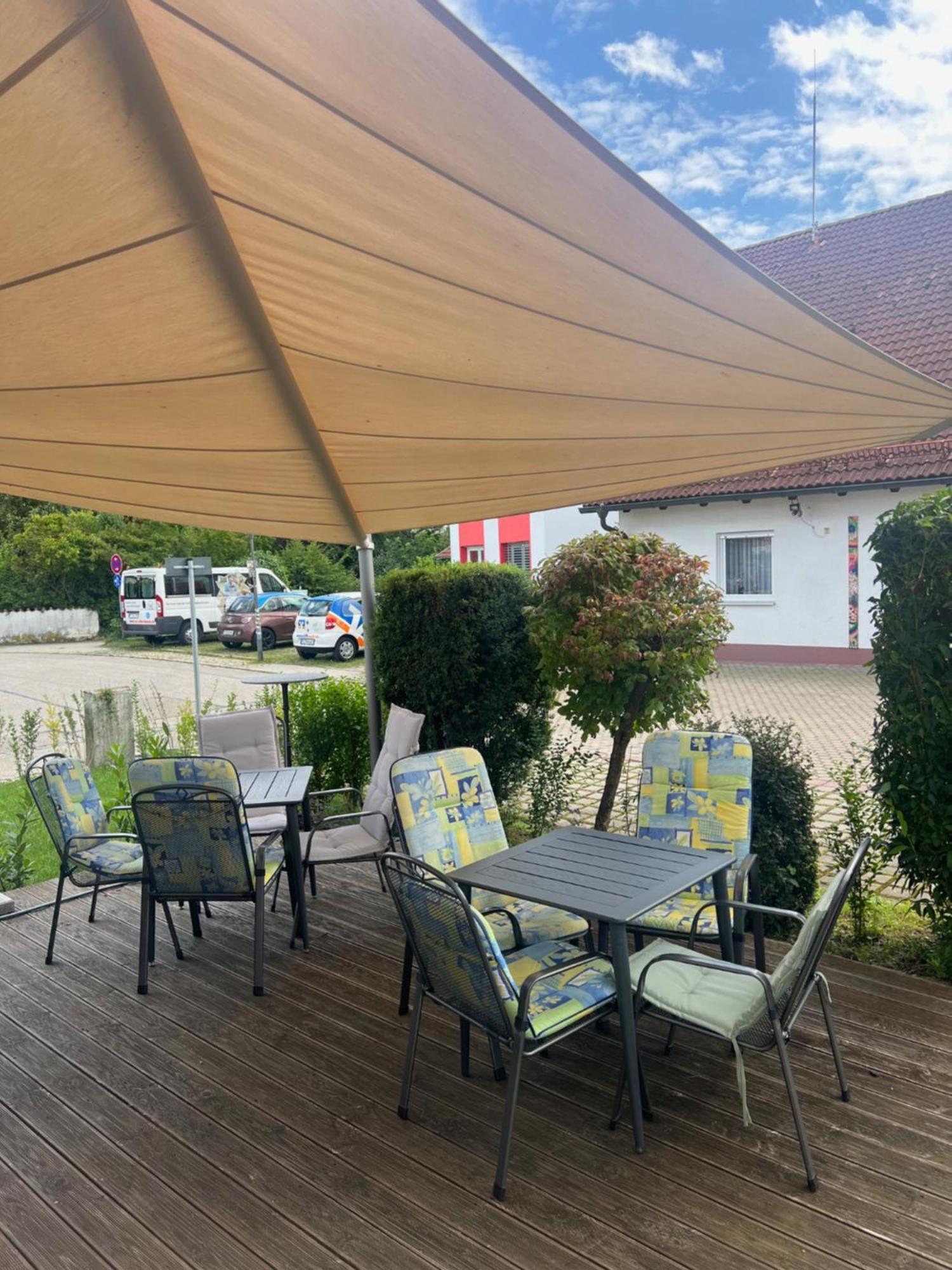 Hotelpension Zum Gockl Allershausen Luaran gambar