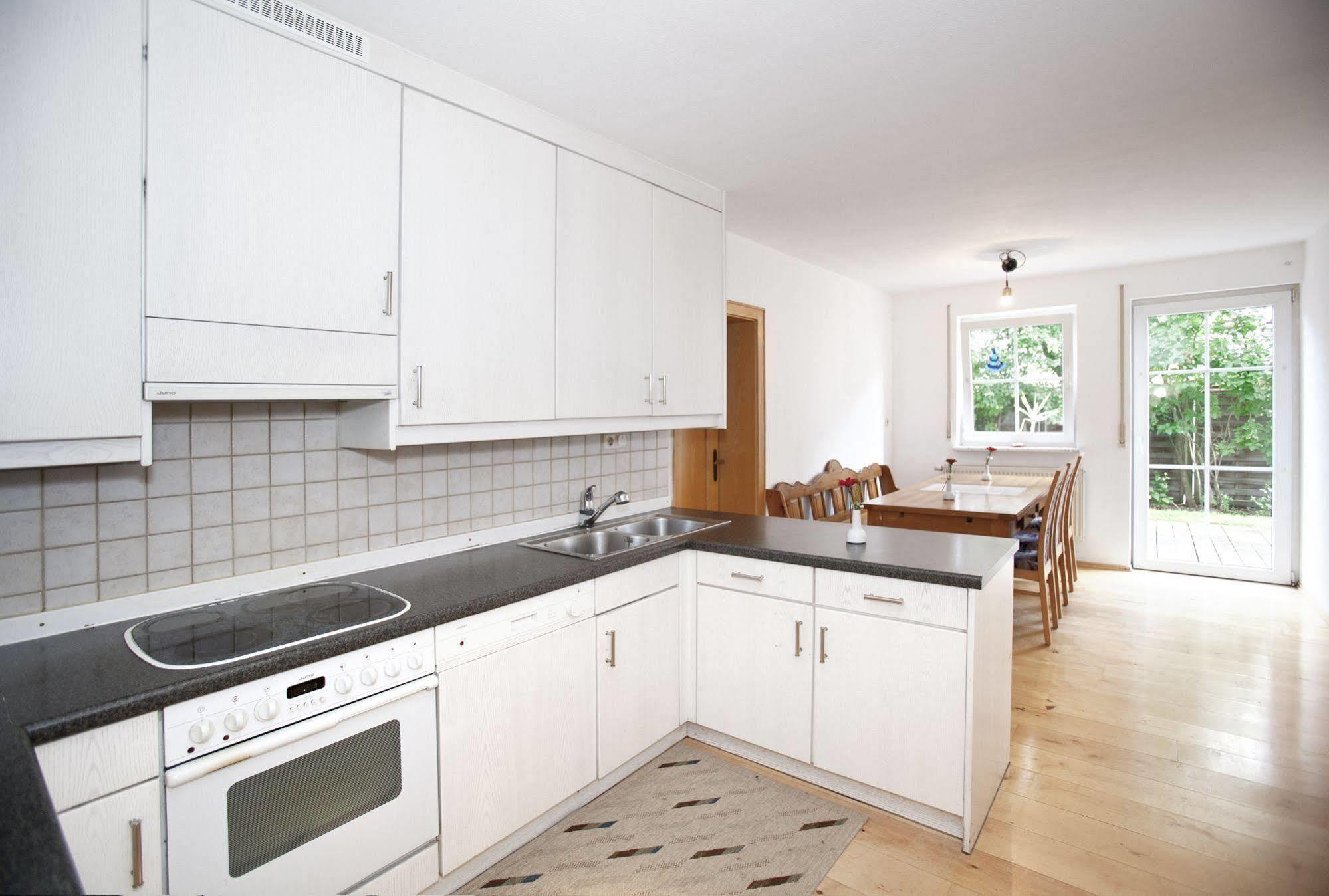 Hotelpension Zum Gockl Allershausen Luaran gambar
